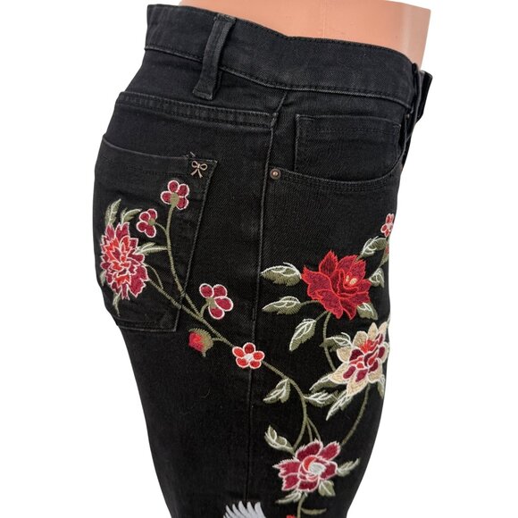 VTG Nanette Lepore Black Floral Embroidered Cropped Jeans | Mob Wife Coquette 8 - Picture 12 of 16